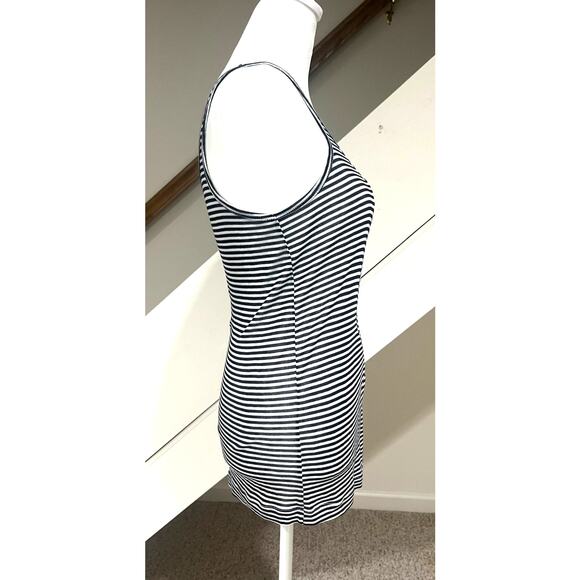 Theory Black and White Striped Asymmetrical Tank Top 100% Tencel Size P - Picture 3 of 7